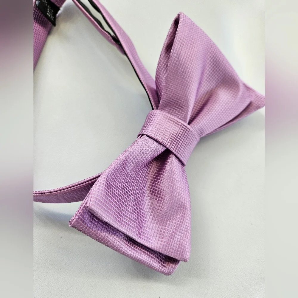 Lavender Textured Silk Bow Tie